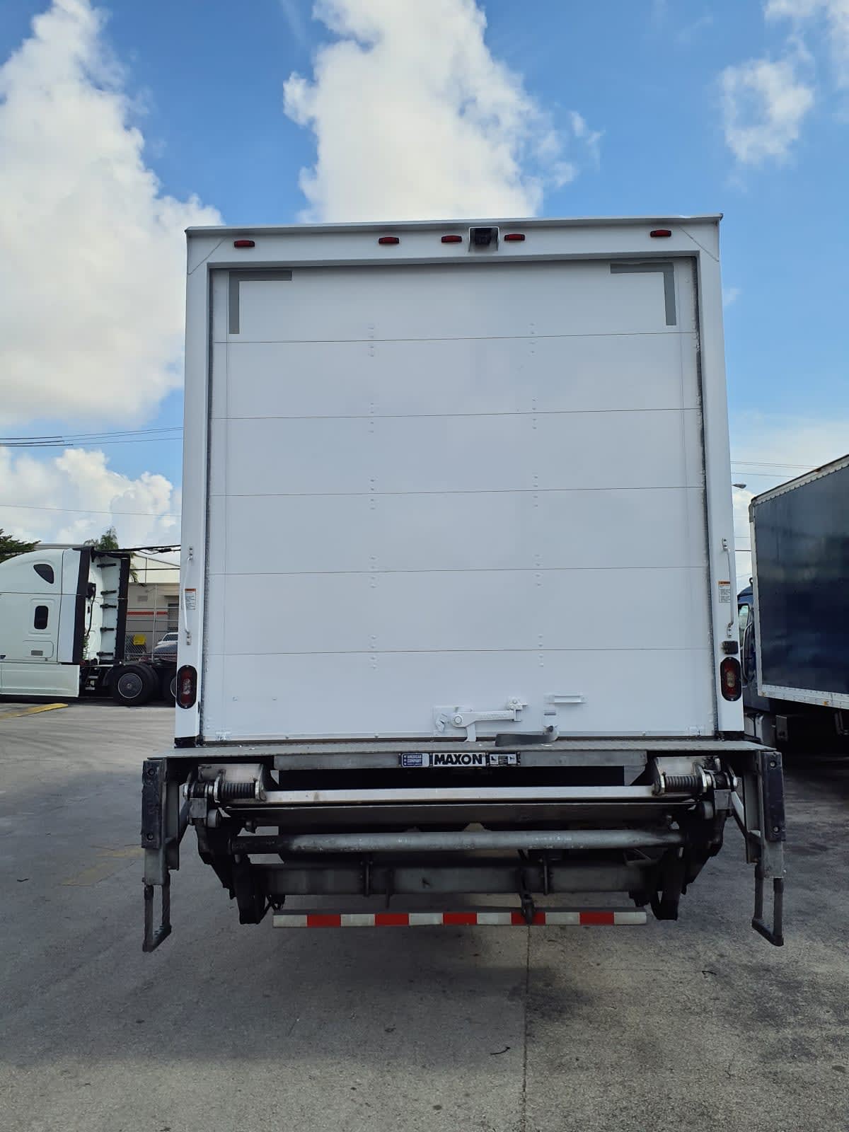 2019 Freightliner/Mercedes M2 106 894229