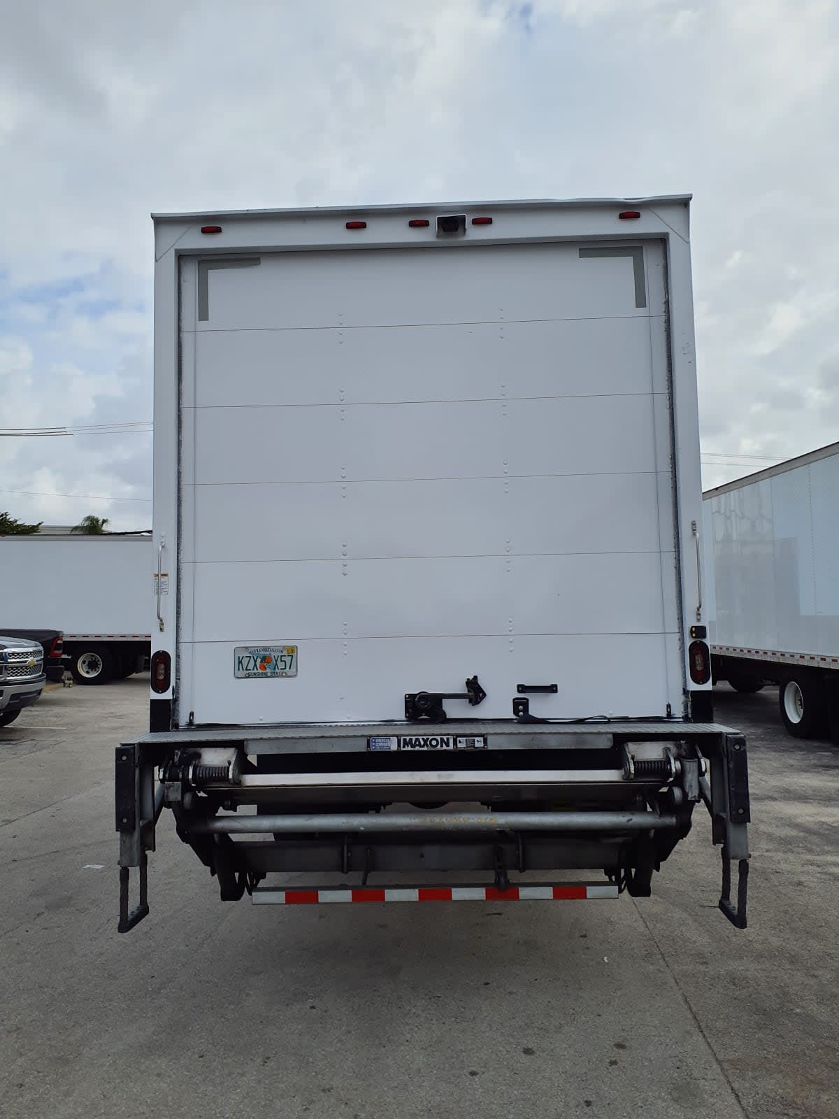 2019 Freightliner/Mercedes M2 106 894232