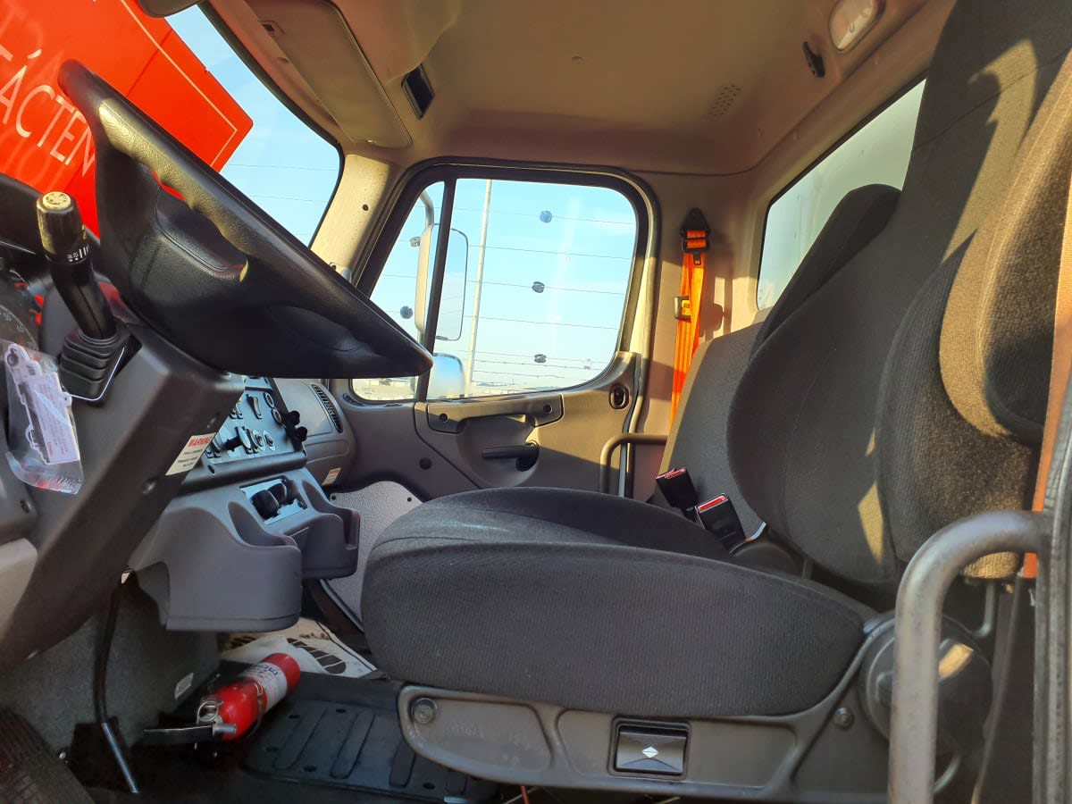 2020 Freightliner M2 106 894283