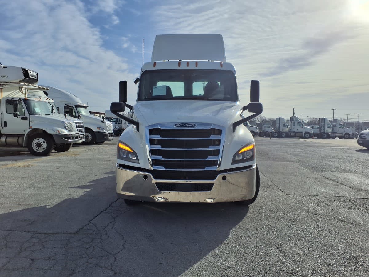2020 Freightliner - image 2