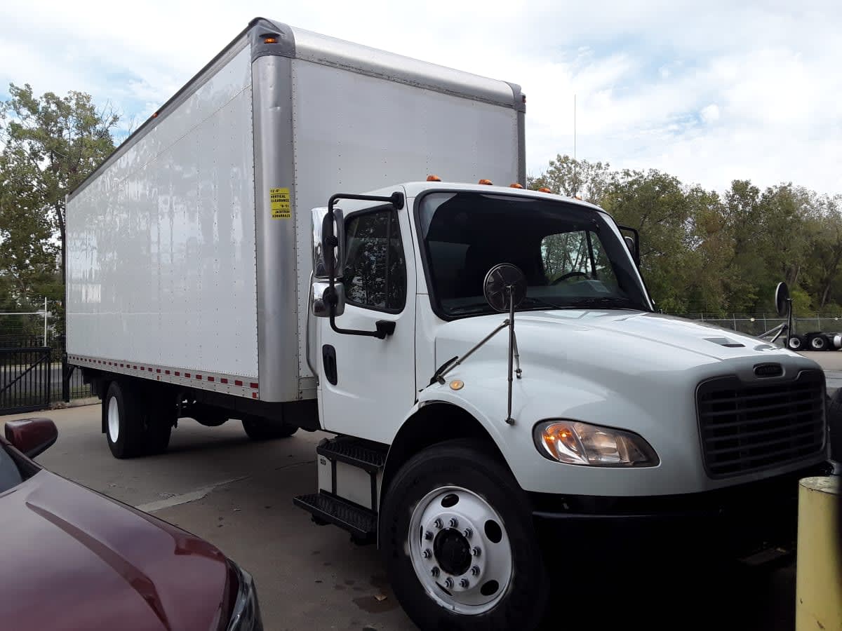 2019 Freightliner M2 106 in Kansas City, MO — photo 3