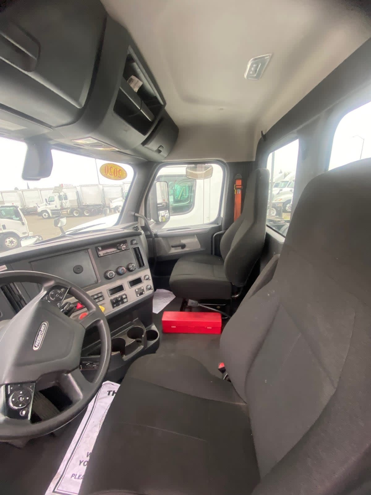 2020 Freightliner - image 7