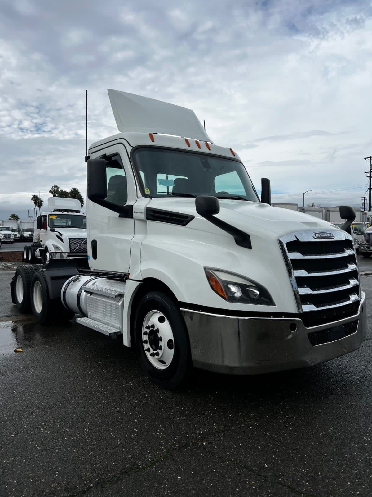 2020 Freightliner - image 3