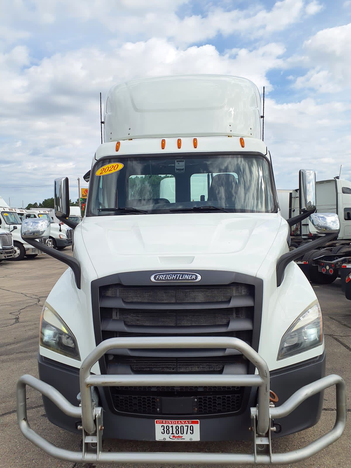 2020 Freightliner Cascadia in Oak Creek, WI — photo 2