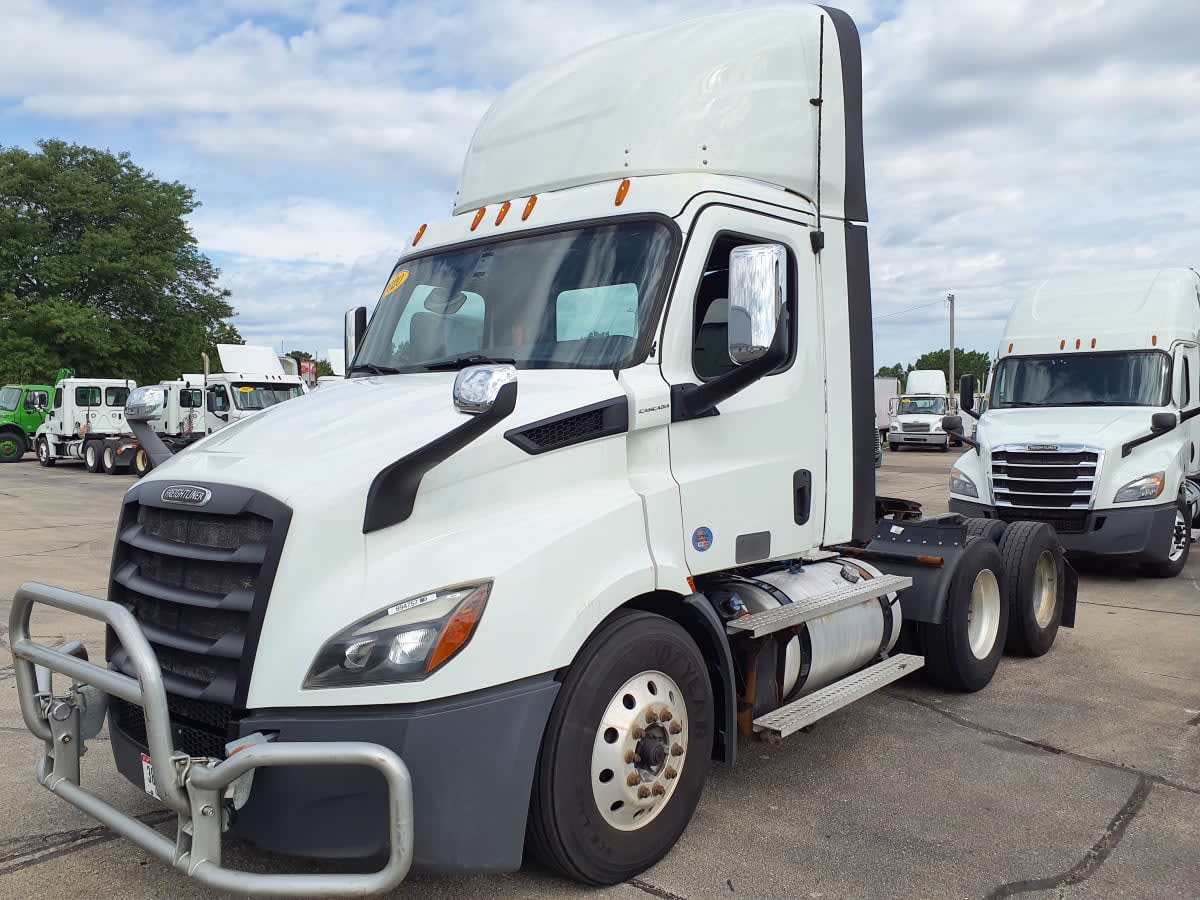 2020 Freightliner Cascadia in Oak Creek, WI