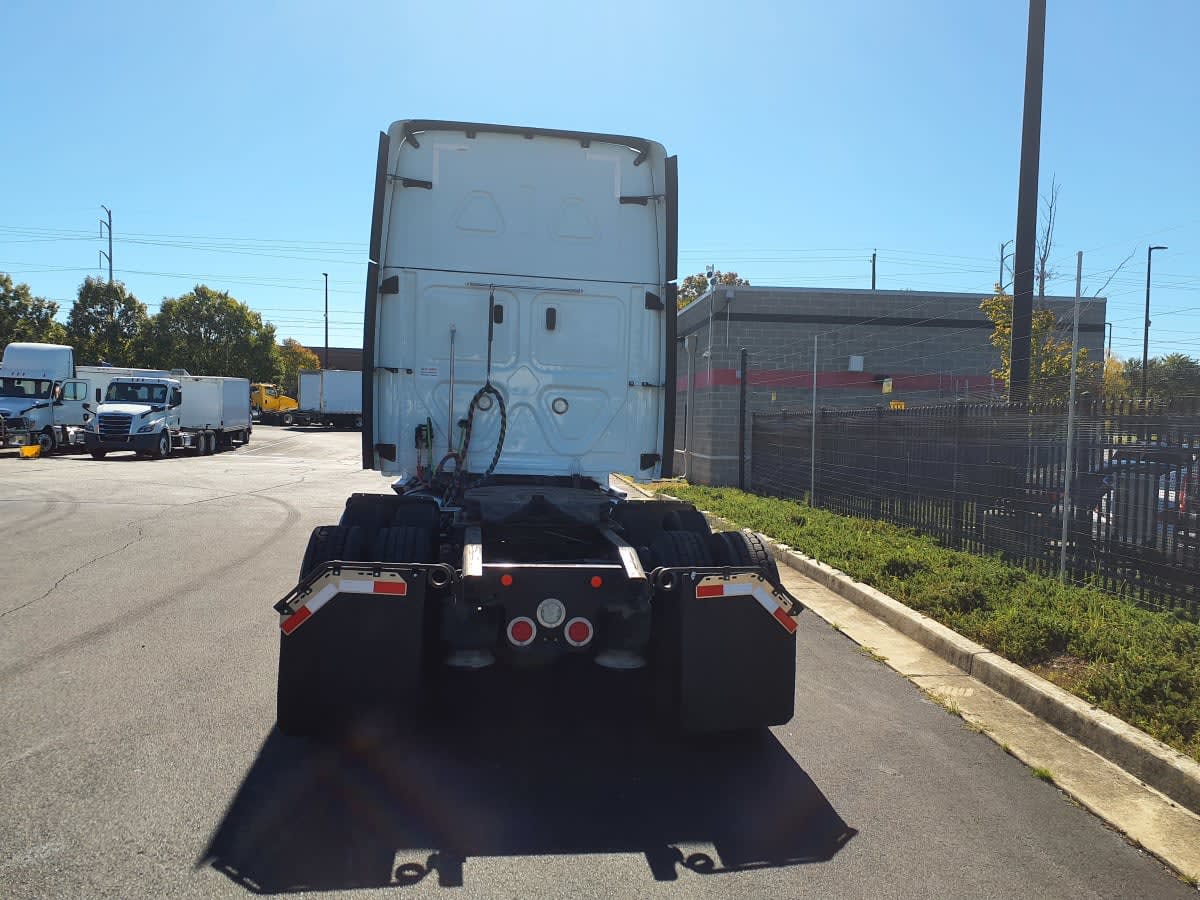 2020 Freightliner Cascadia in Atlanta, GA — photo 5