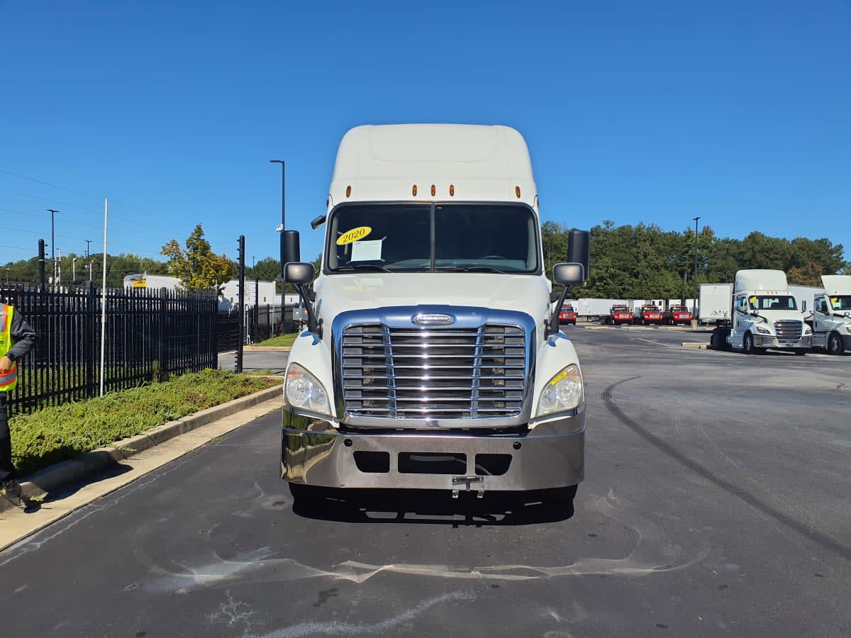 2020 Freightliner Cascadia in Atlanta, GA — photo 2