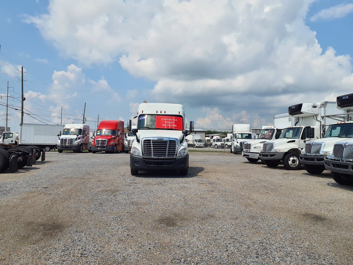 2020 Freightliner - image 2