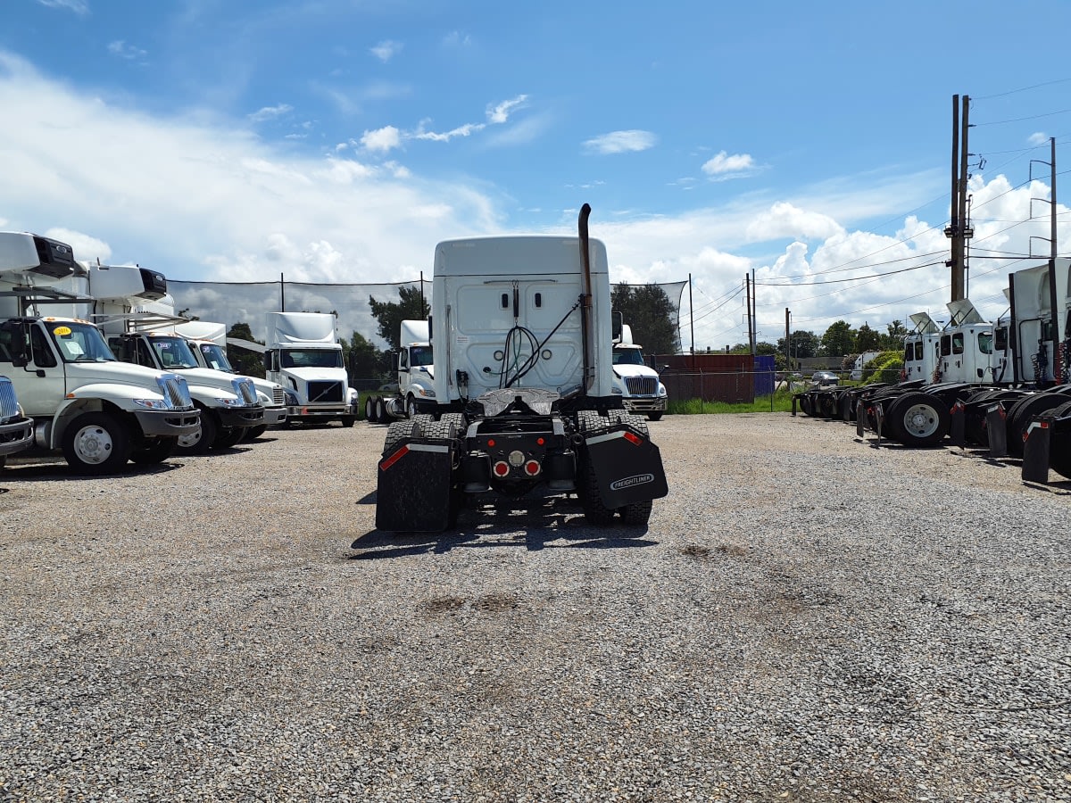 2020 Freightliner CASCADIA 113" DAYCAB 894916