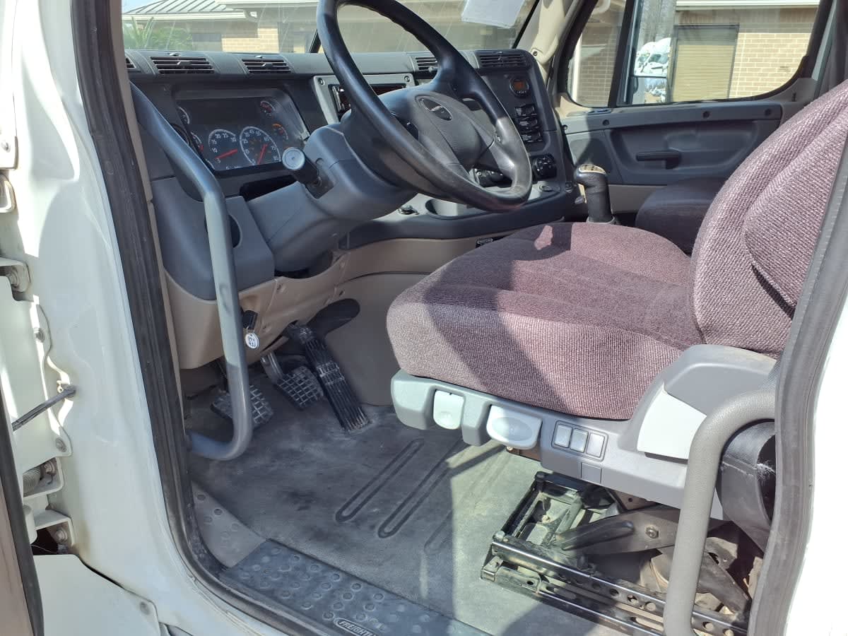 2020 Freightliner/Mercedes CASCADIA 113" DAYCAB 894920