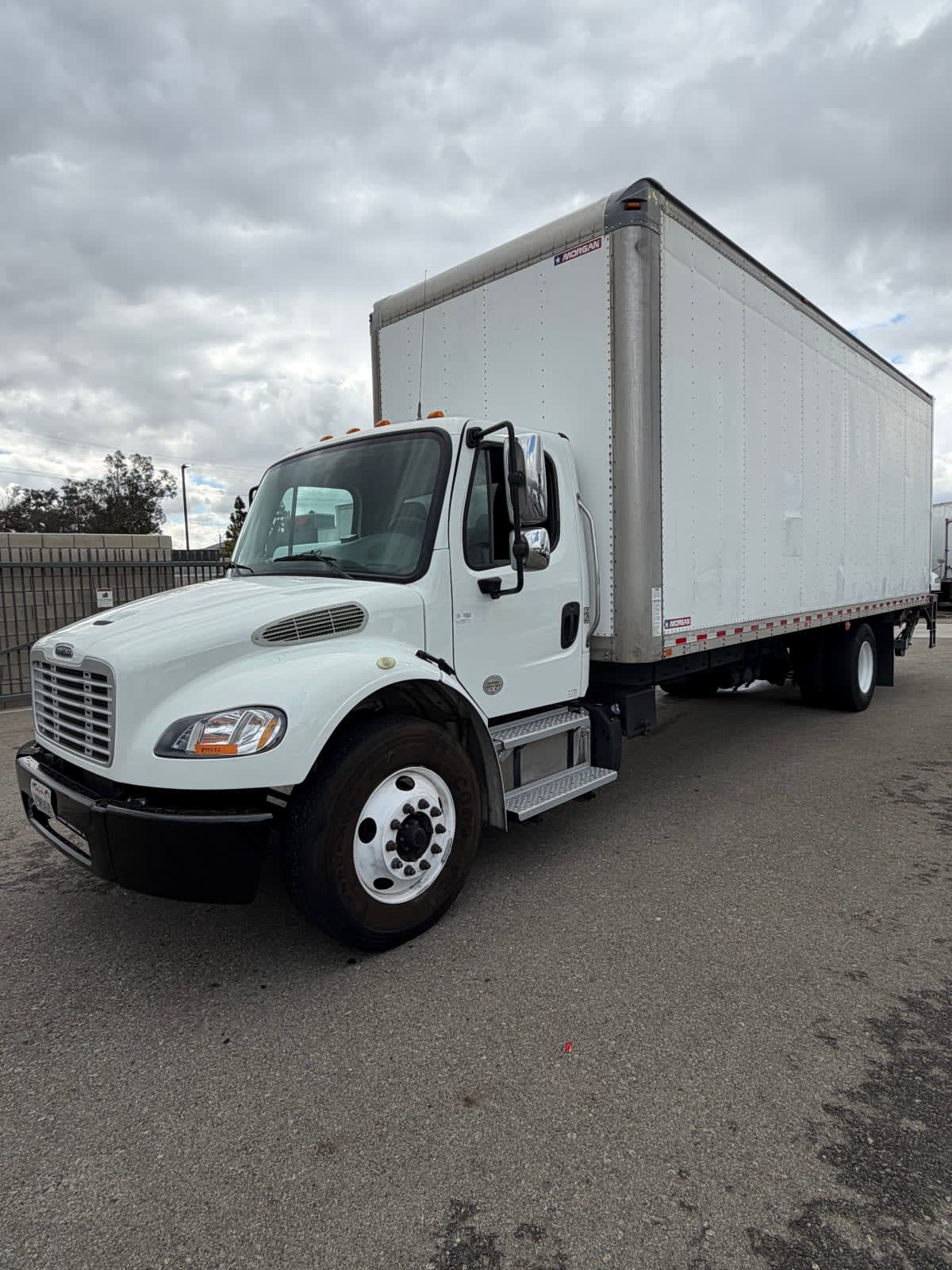2019 Freightliner M2 106 in Fontana, CA — photo 3