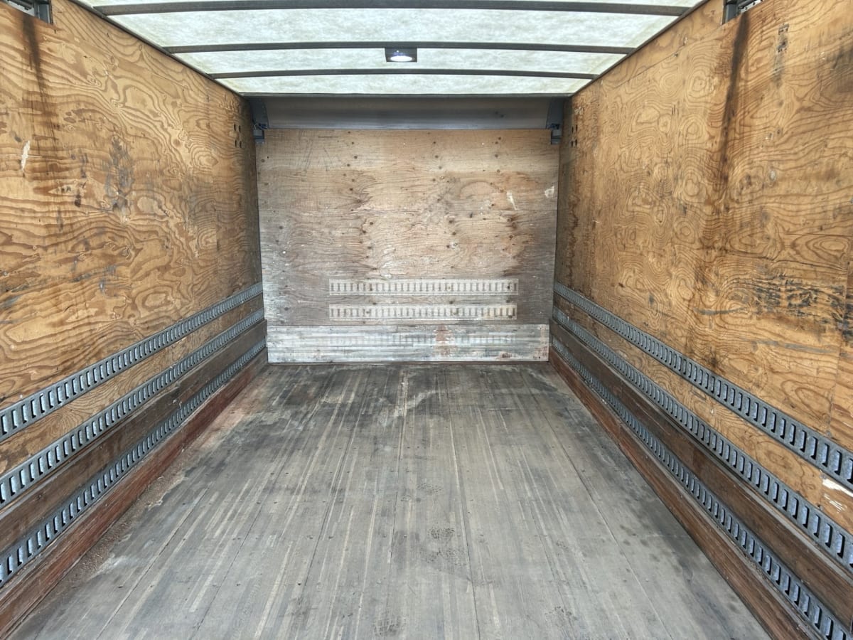 2019 Hino 338 895231