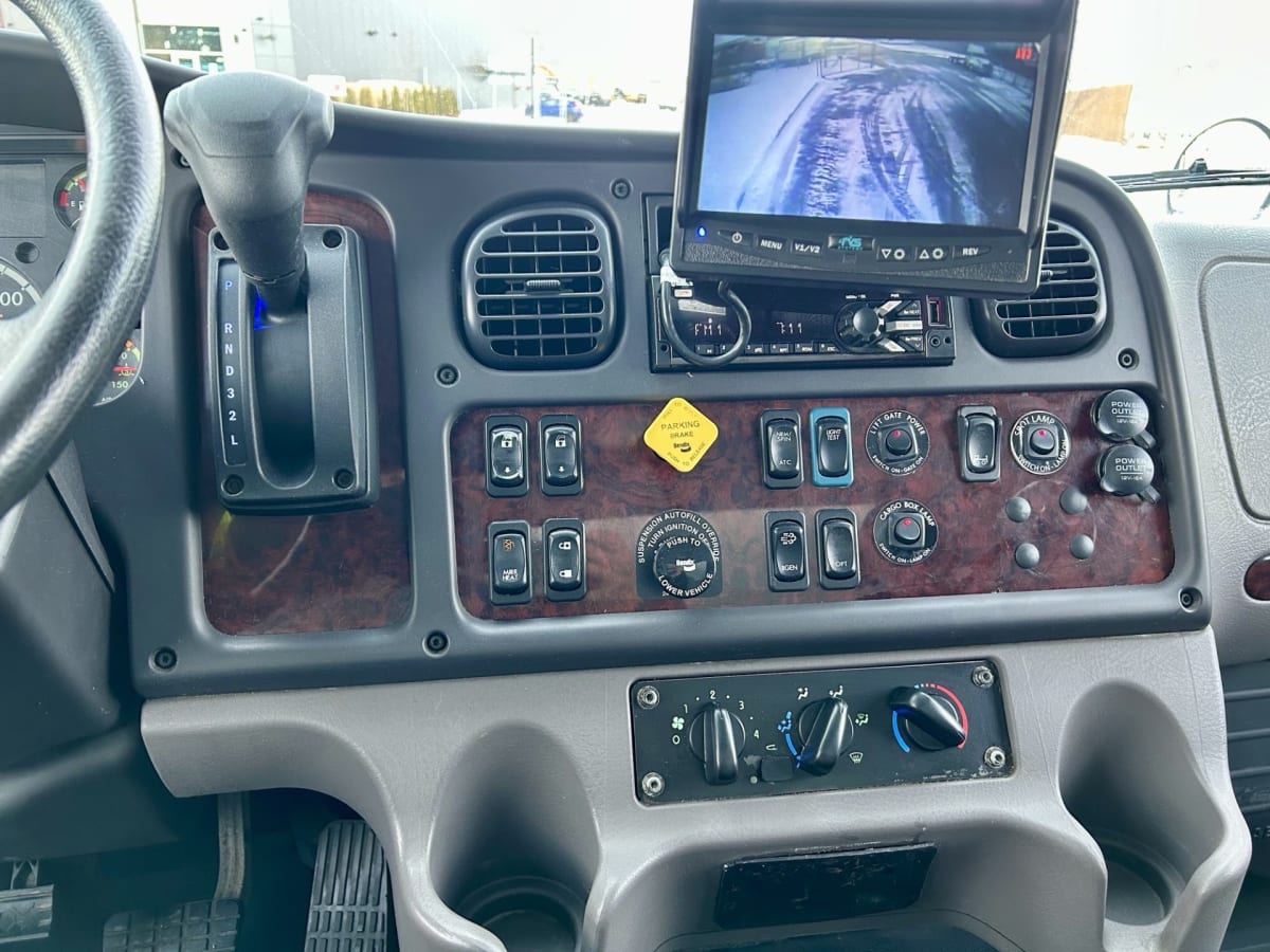 2020 Freightliner/Mercedes M2 106 895237