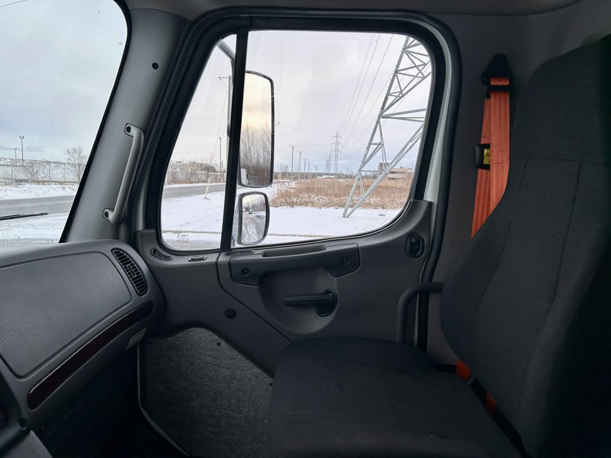 2020 Freightliner/Mercedes M2 106 895237