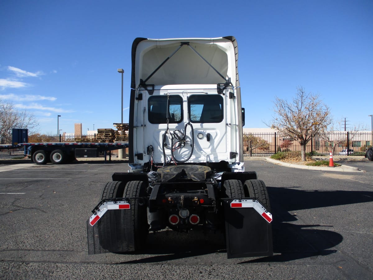 2020 Freightliner/Mercedes NEW CASCADIA 126 895496