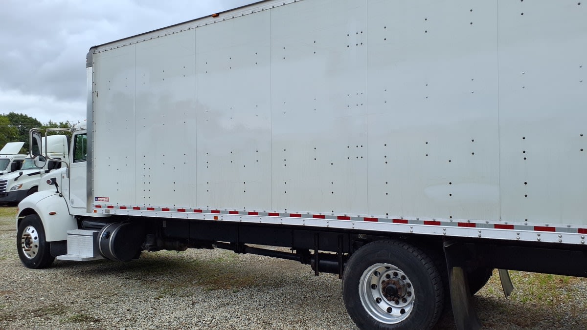 2020 Peterbilt 337 in West Chester, OH — photo 6