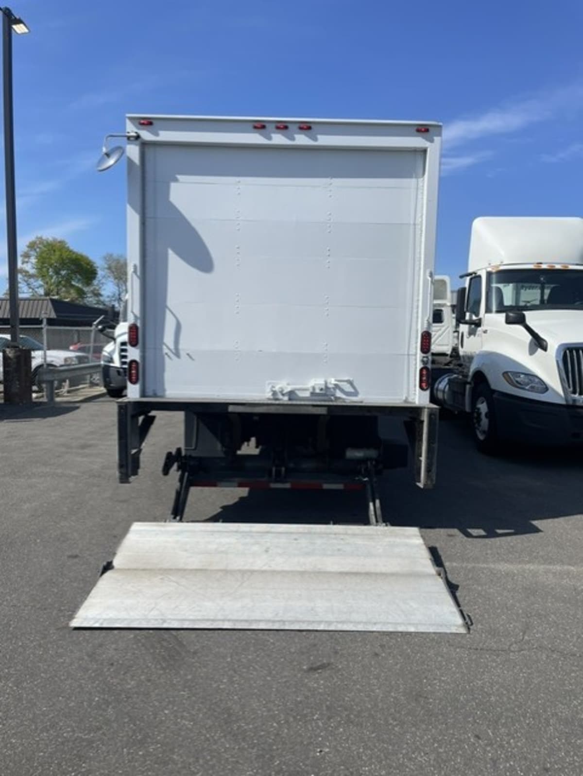 2019 Hino HINO 195 895552