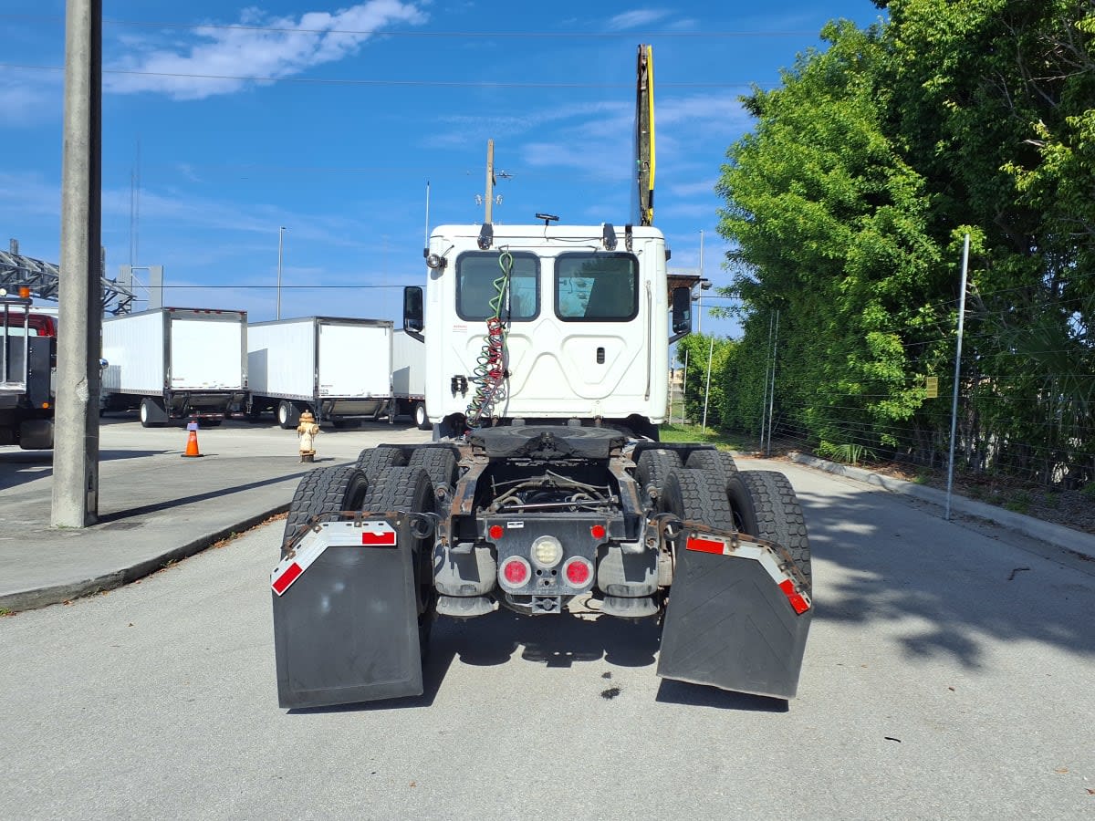 2020 Freightliner Cascadia in Davie, FL — photo 5
