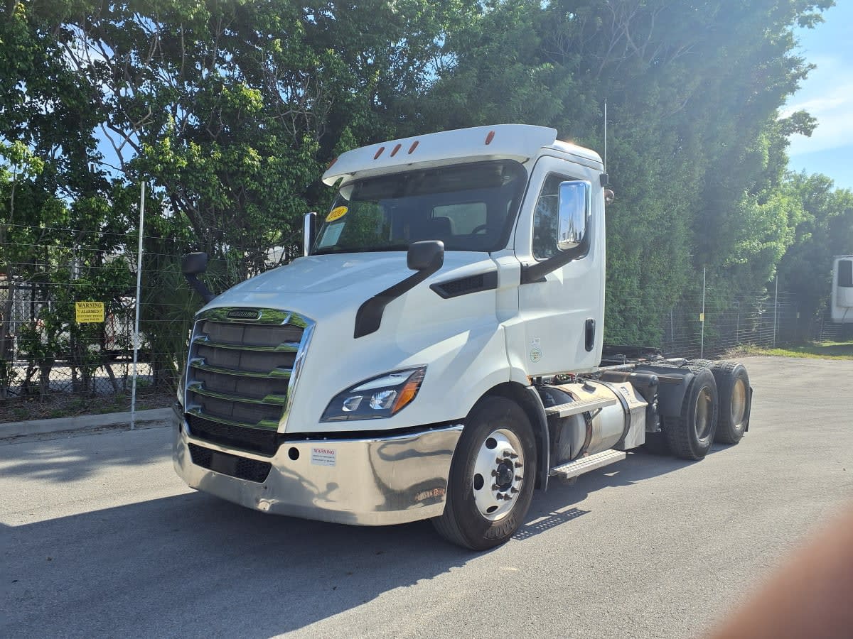 2020 Freightliner Cascadia in Davie, FL