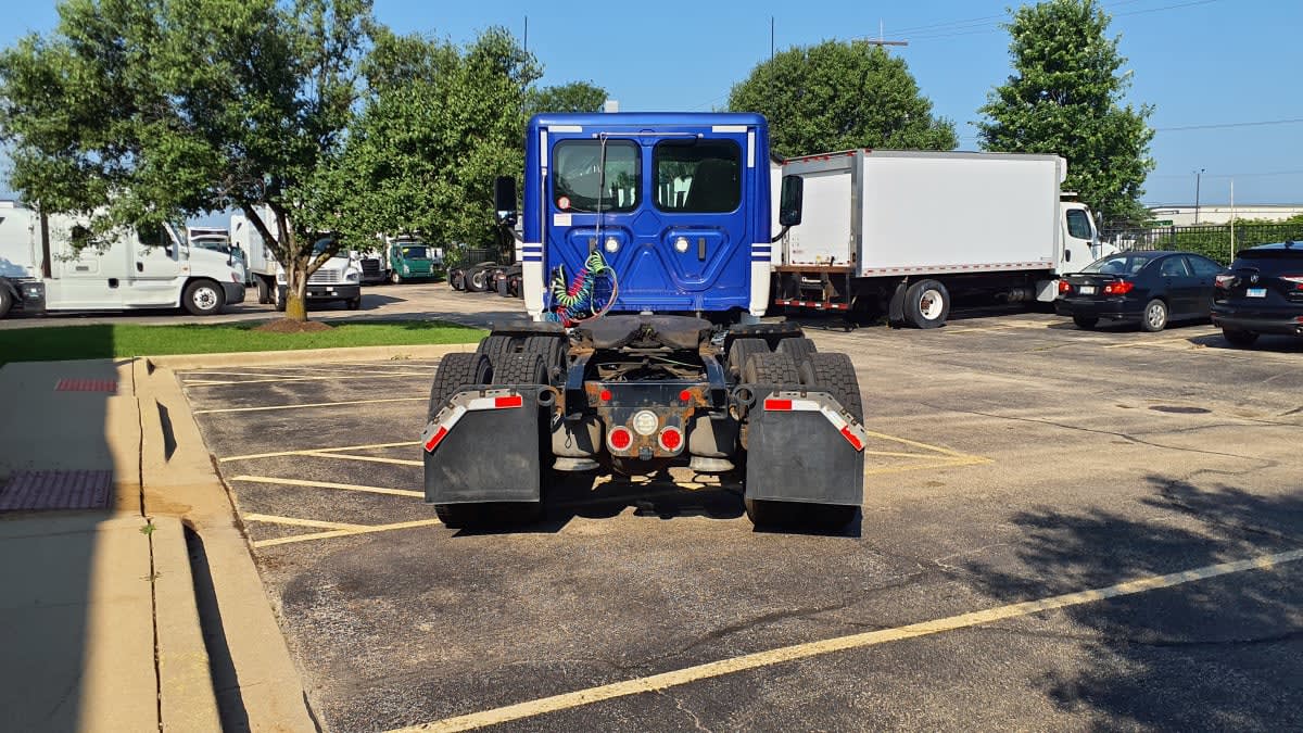 2020 Freightliner Cascadia in Bolingbrook, IL — photo 5