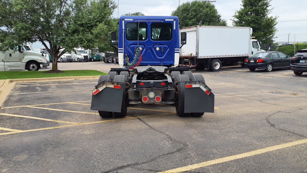 2020 Freightliner Cascadia in Bolingbrook, IL — photo 5