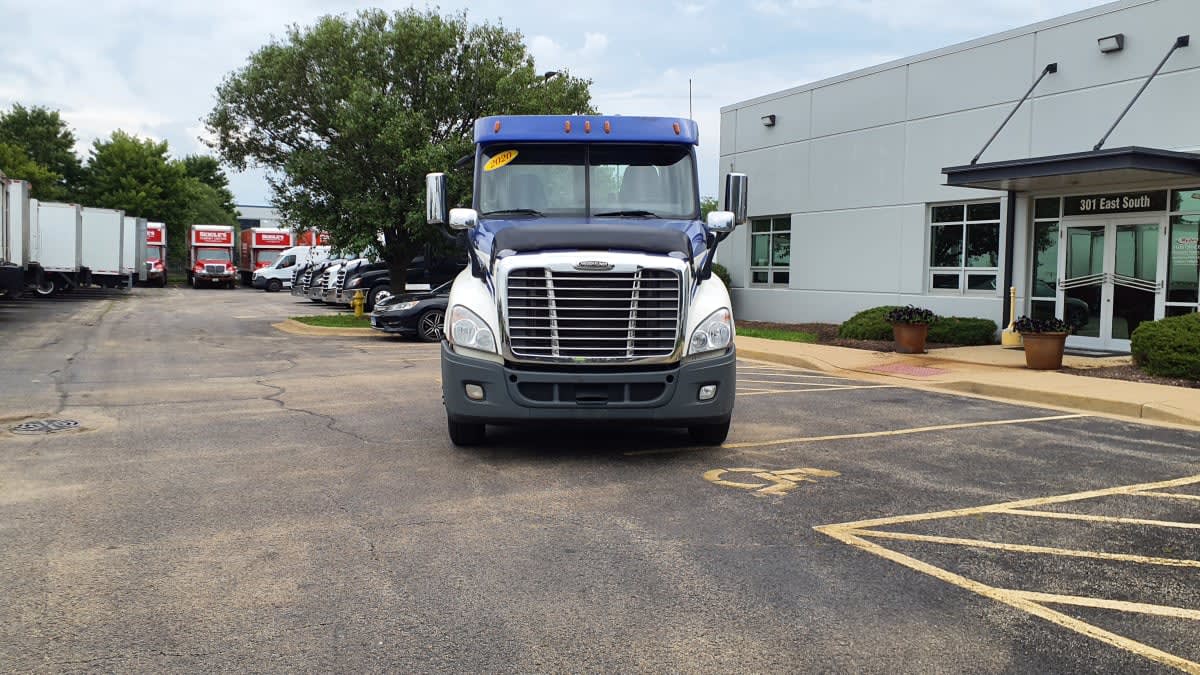 2020 Freightliner Cascadia in Bolingbrook, IL — photo 2