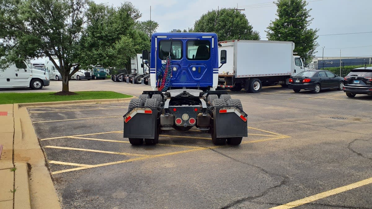 2020 Freightliner Cascadia in Bolingbrook, IL — photo 5