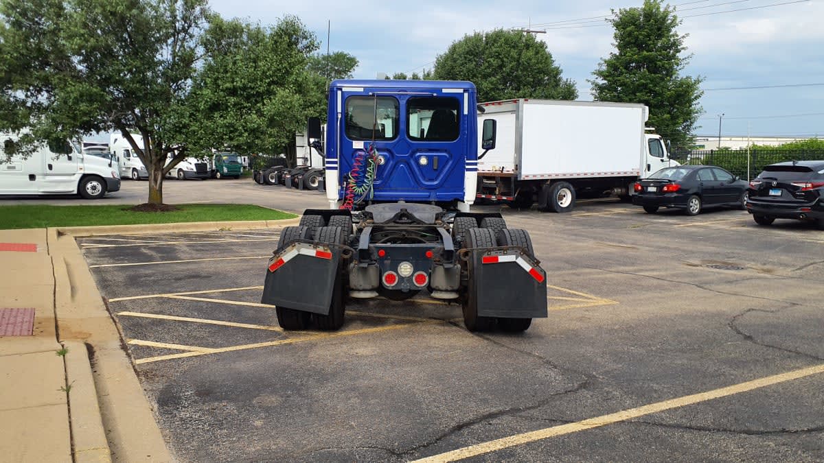 2020 Freightliner Cascadia in Bolingbrook, IL — photo 5