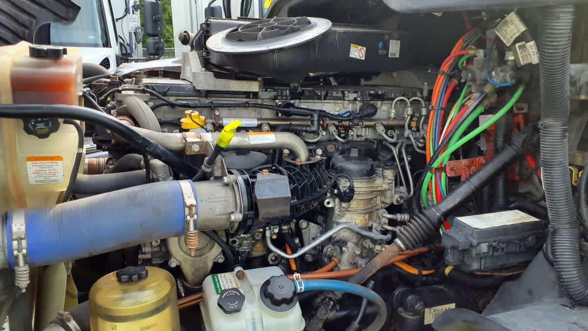 2020 Freightliner Cascadia in Bolingbrook, IL — photo 8