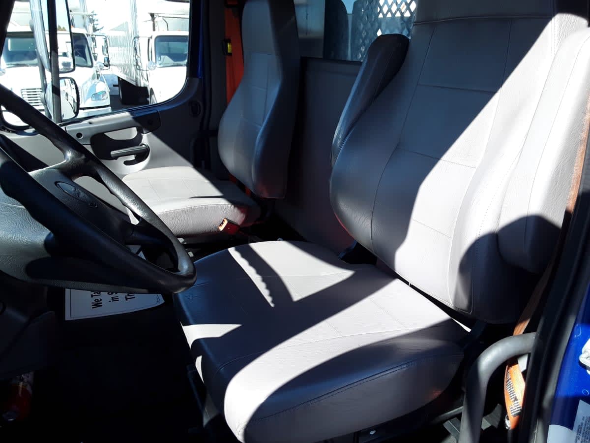 2020 Freightliner/Mercedes M2 106 895897