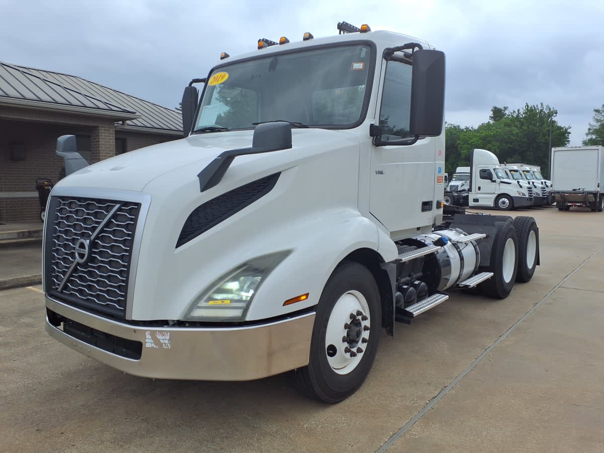 2019 Volvo VNL64T-300 895917 2019 Volvo VNL64T-300 895917