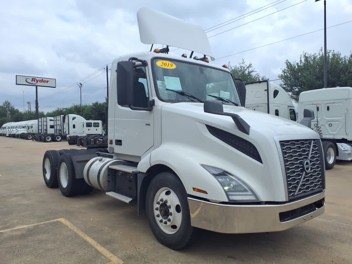 2019 Volvo VNL64T-300 895918