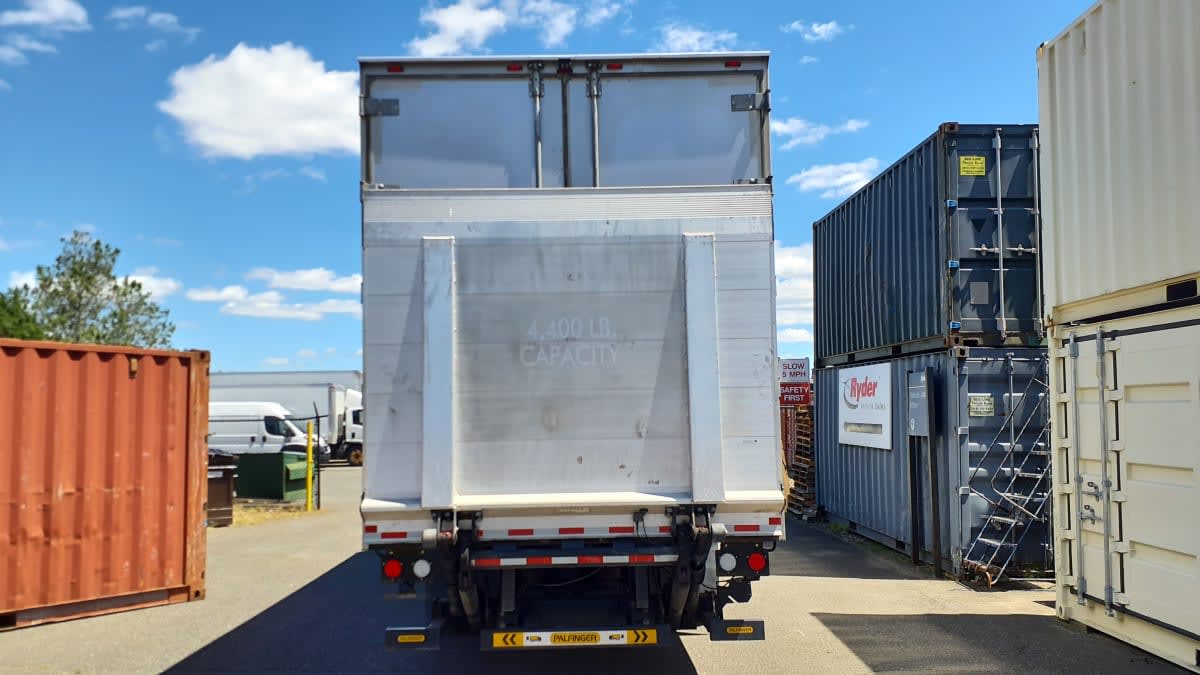 2020 Hino 268 in Springfield, MA — photo 5