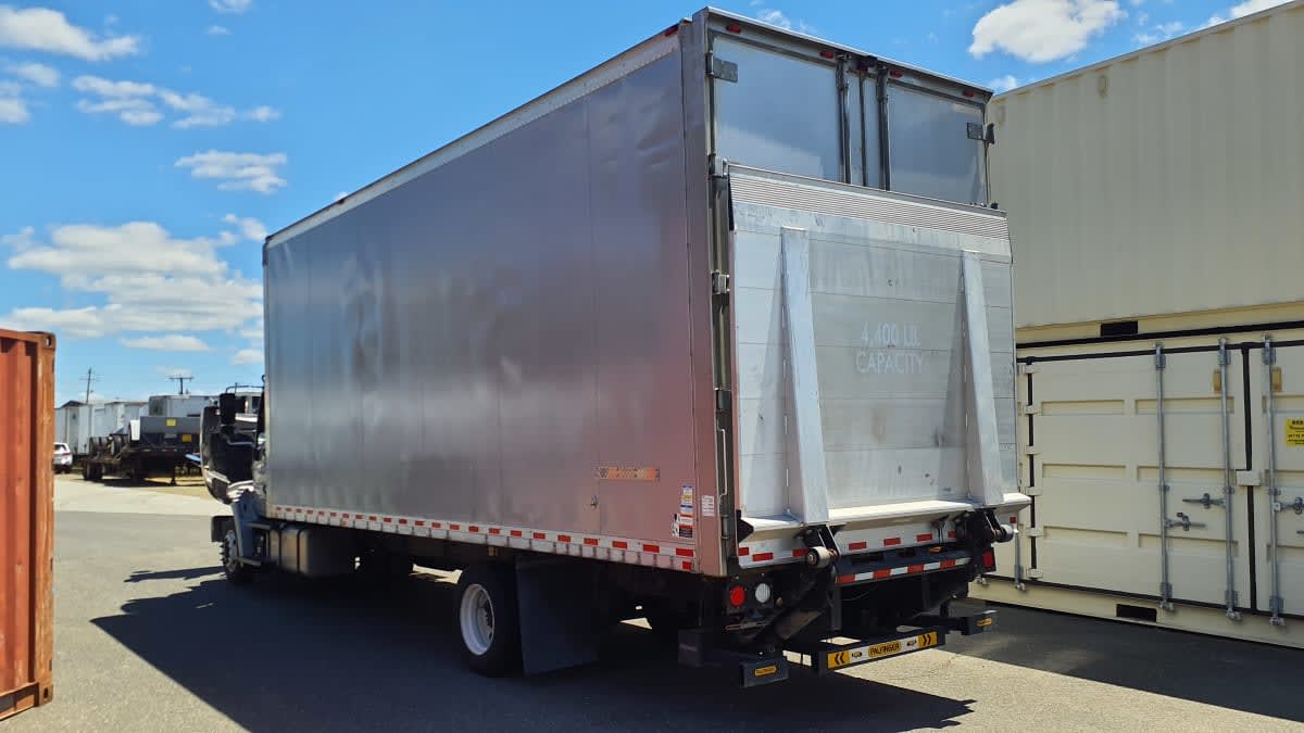 2020 Hino 268 in Springfield, MA — photo 6