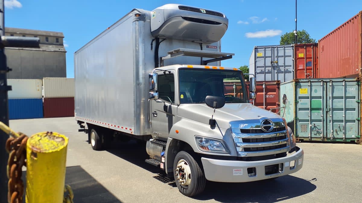 2020 Hino 268 in Springfield, MA — photo 3