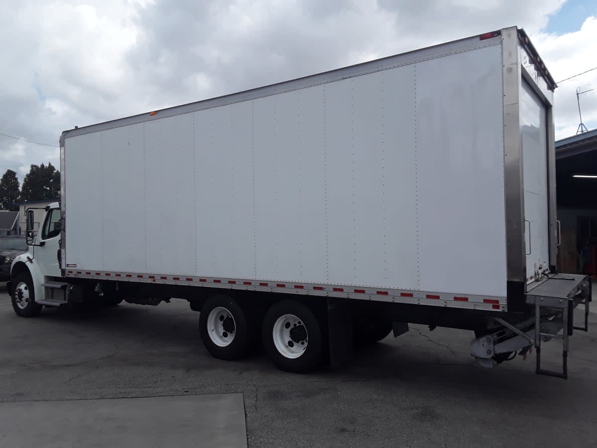 2020 Freightliner/Mercedes M2 106 896071