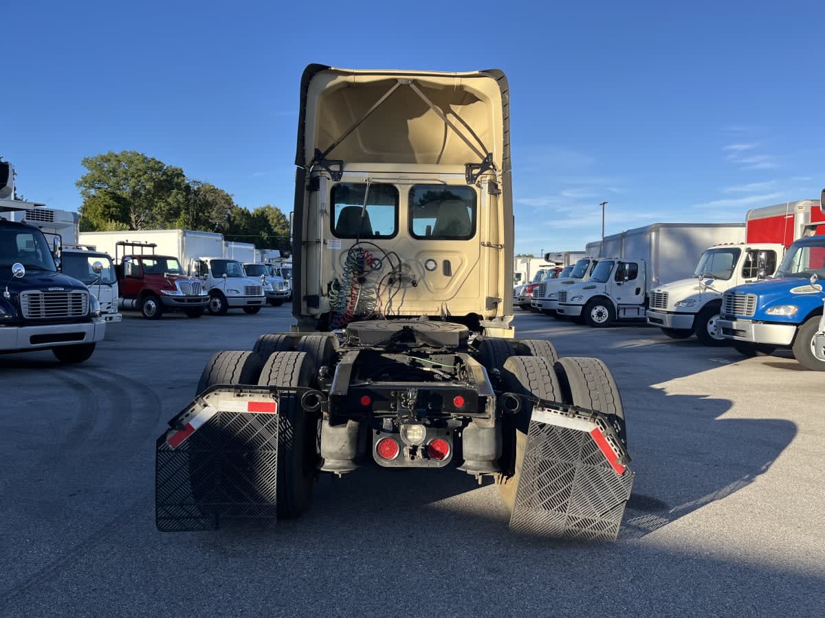 2020 Freightliner Cascadia in Beltsville, MD — photo 5