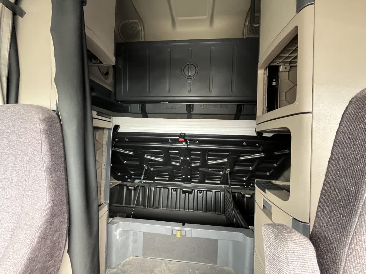 2020 Freightliner - image 8