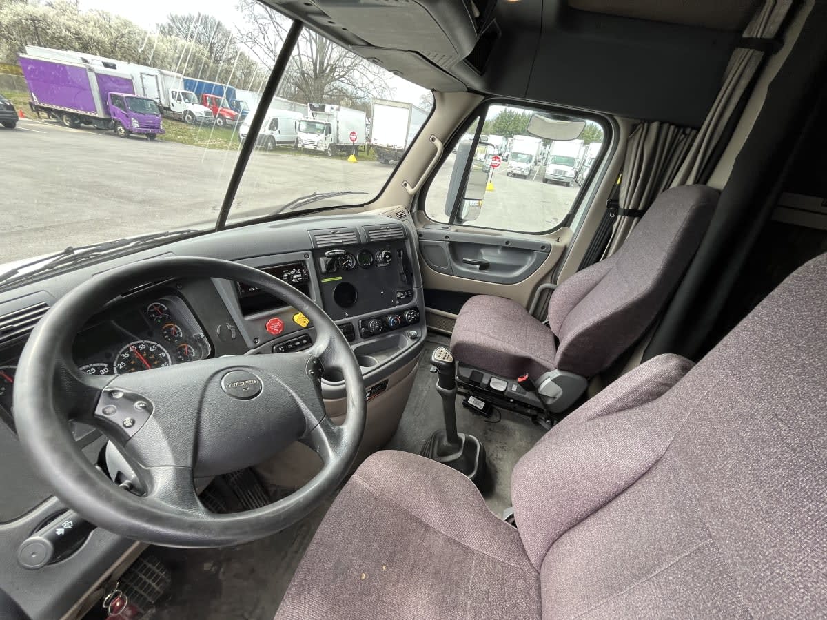 2020 Freightliner - image 7