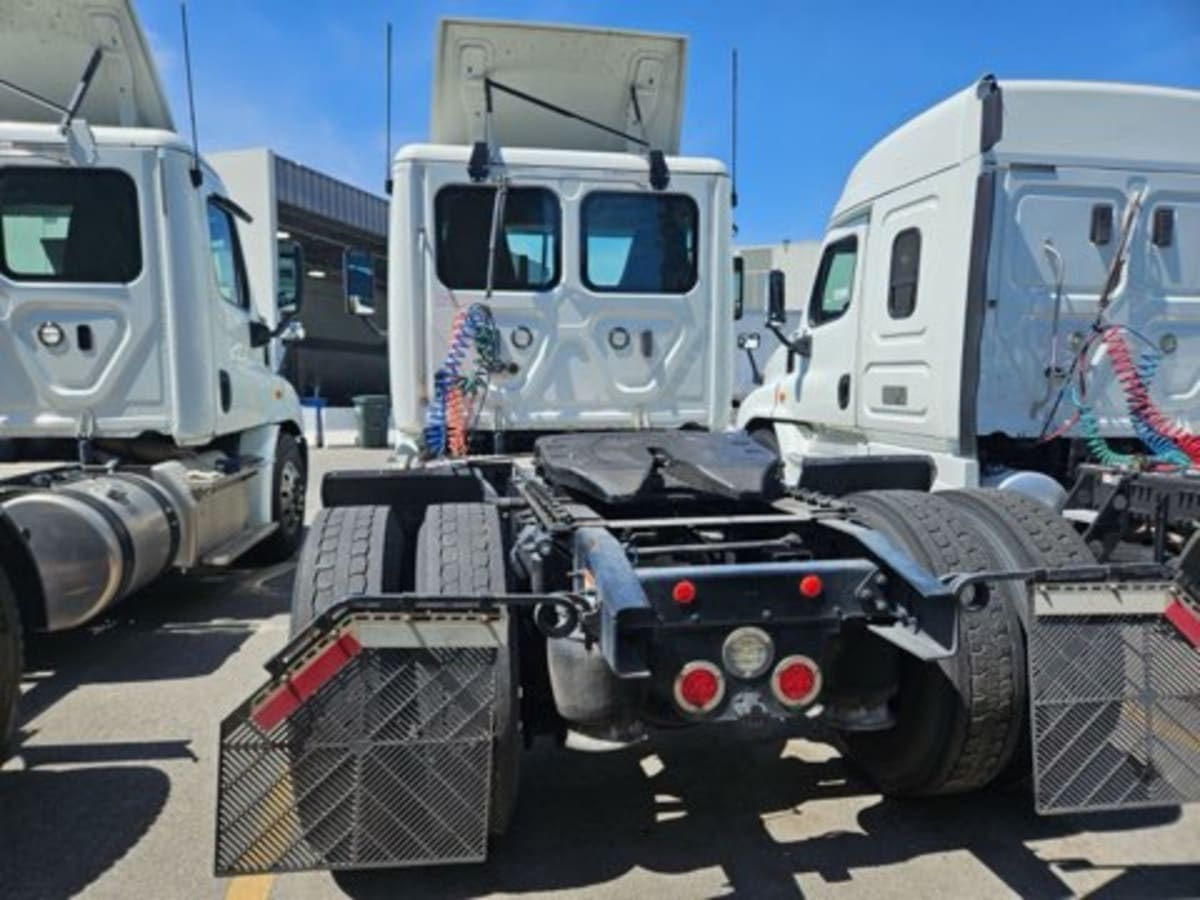 2020 Freightliner/Mercedes CASCADIA 113 896448