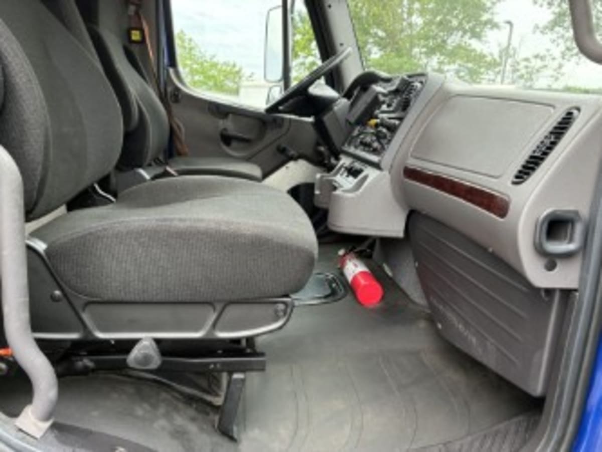 2020 Freightliner/Mercedes M2 106 896466