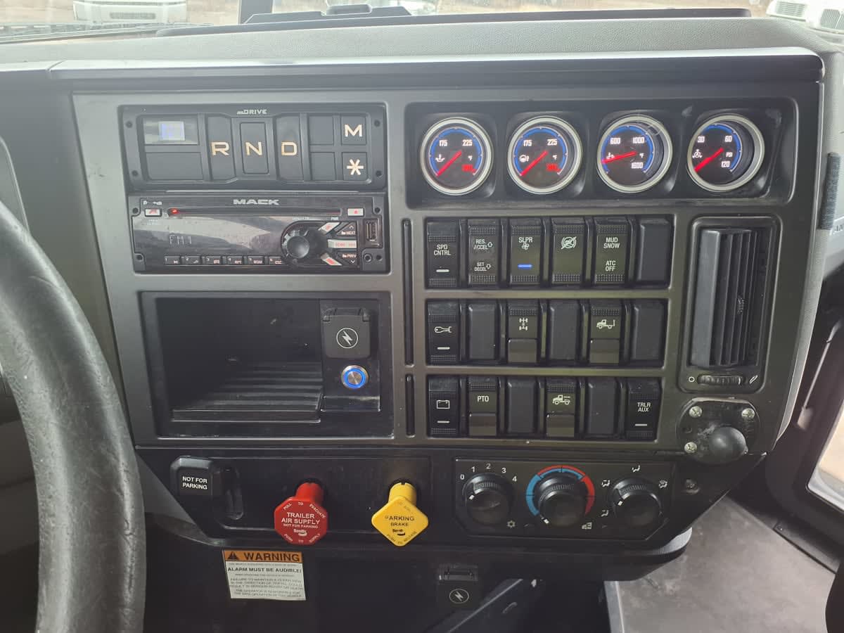 2020 Mack - image 11