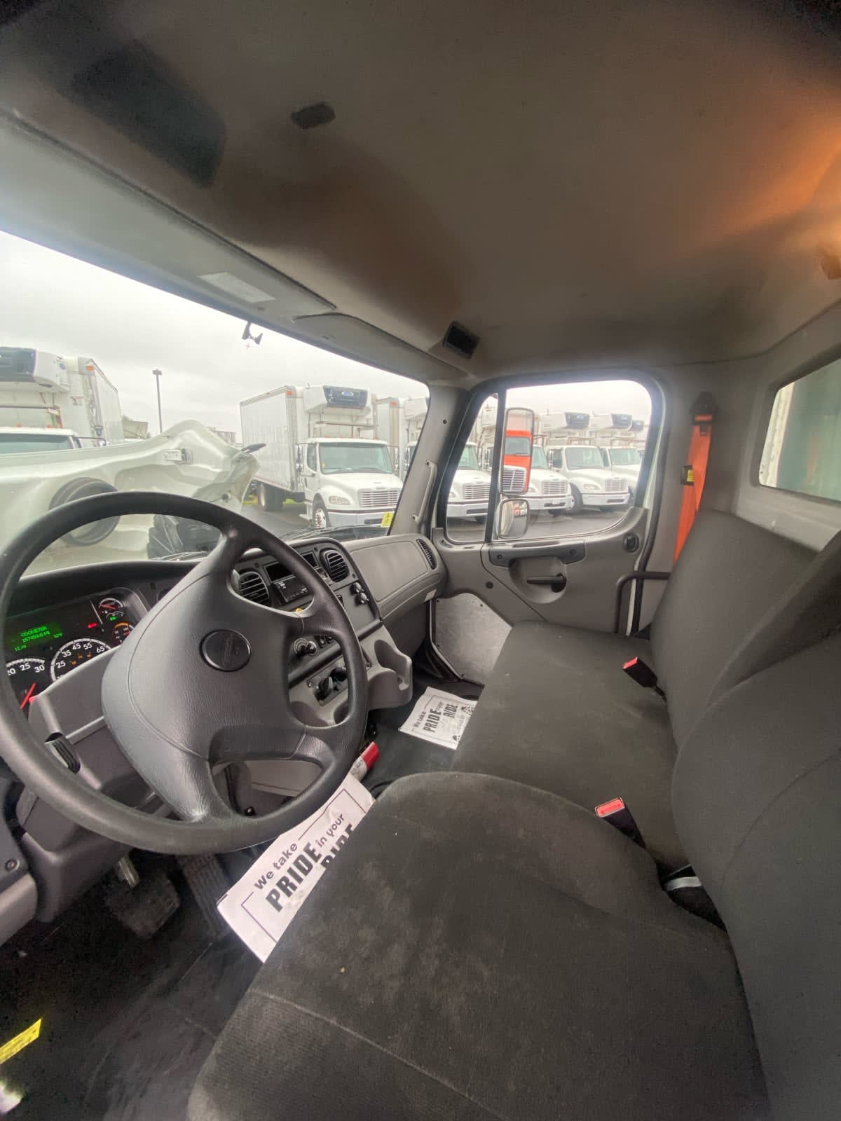 2020 Freightliner/Mercedes M2 106 896625