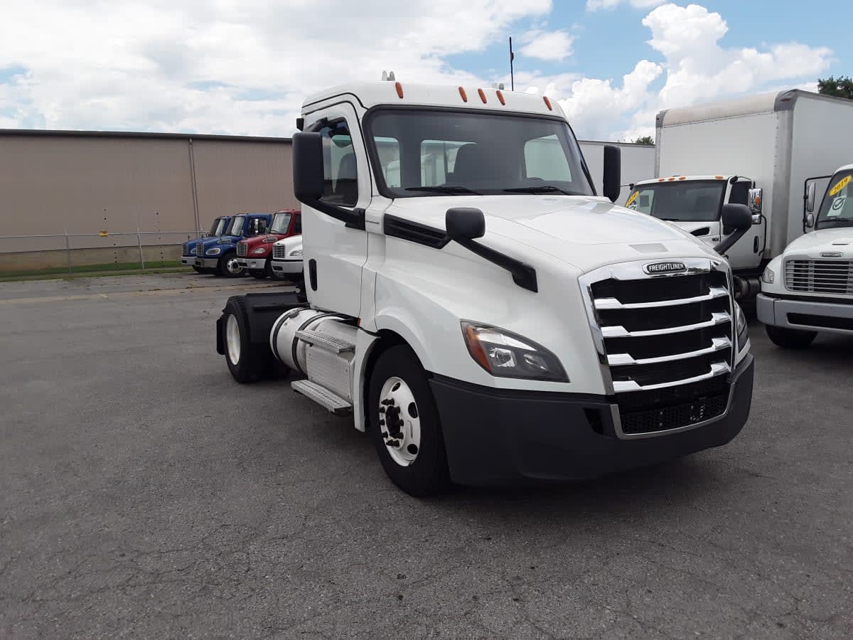 2020 Freightliner Cascadia in La Vergne, TN — photo 3