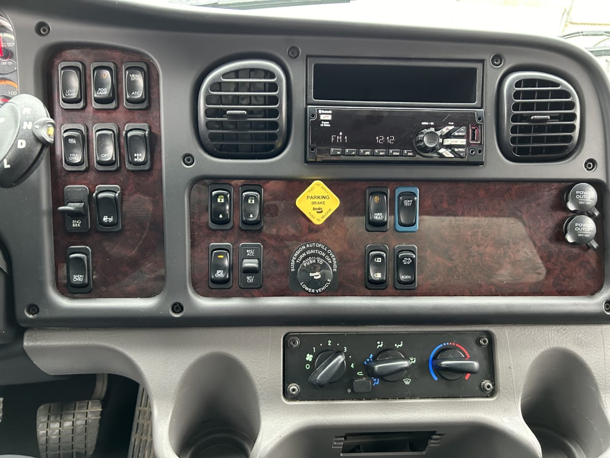 2020 Freightliner/Mercedes M2-112 896722