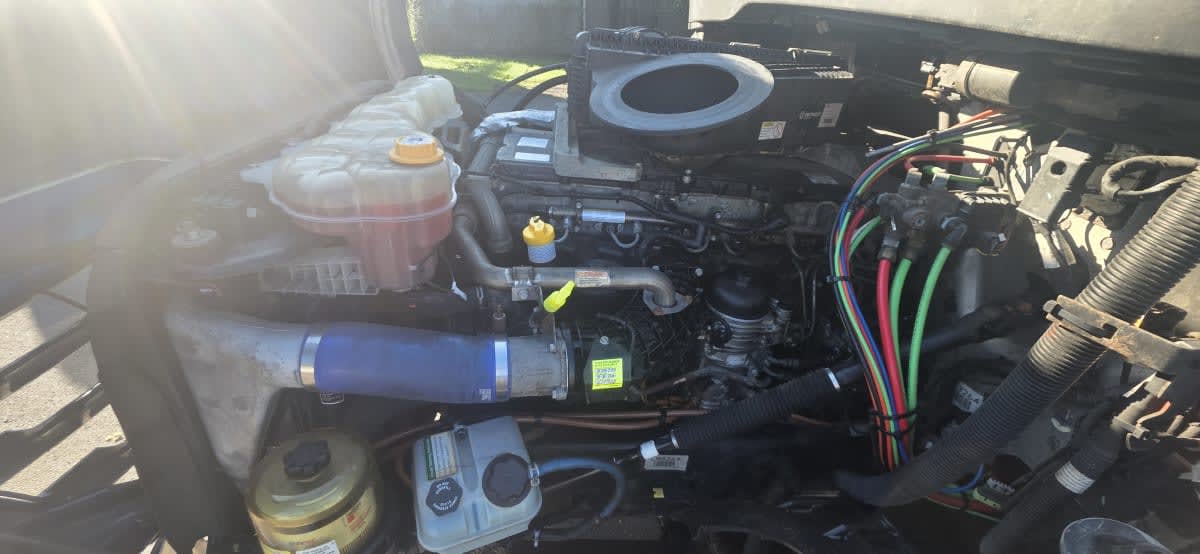 2020 Freightliner Cascadia in Bensalem, PA — photo 8