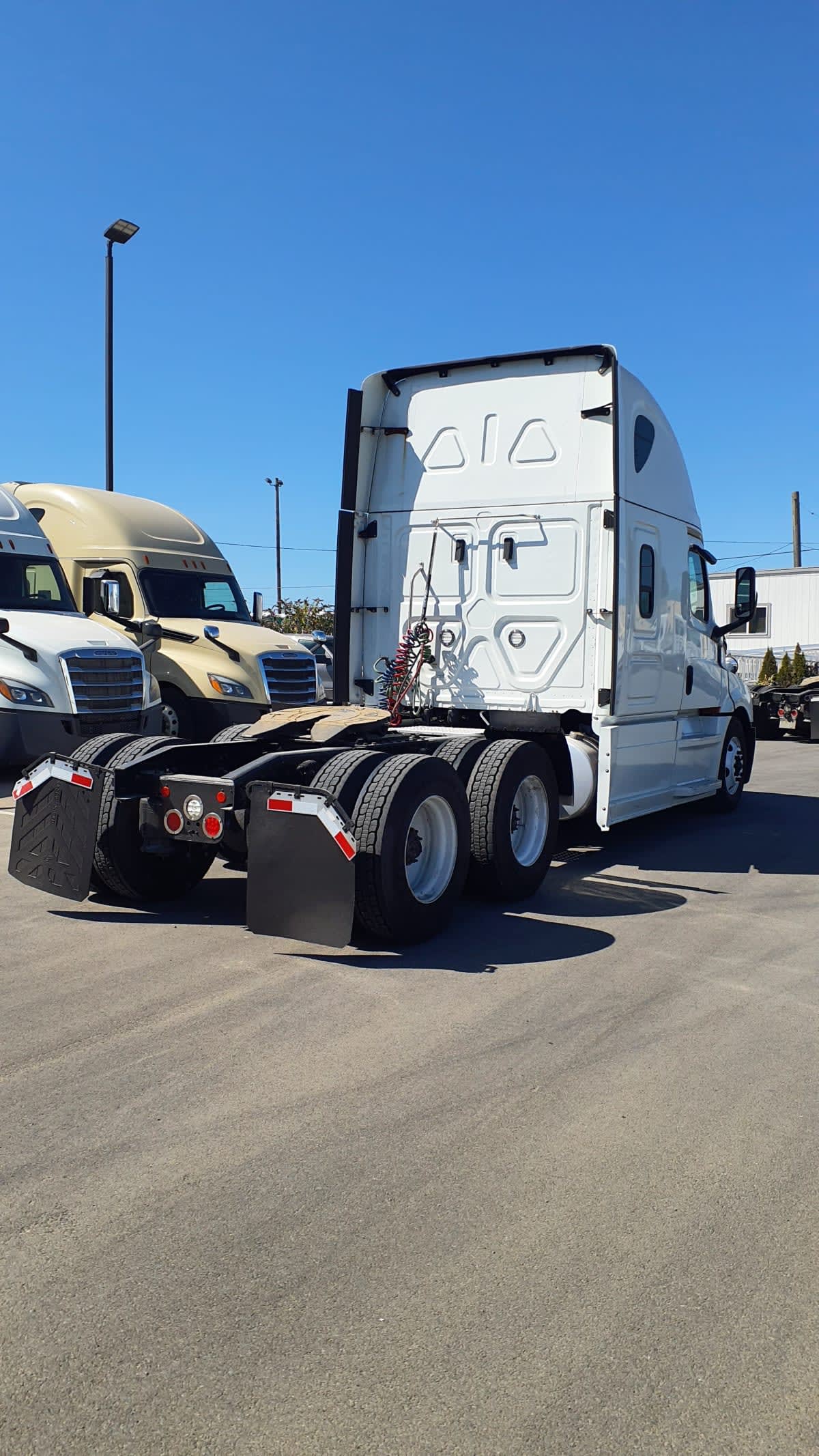 2020 Freightliner Cascadia in Tacoma, WA — photo 4