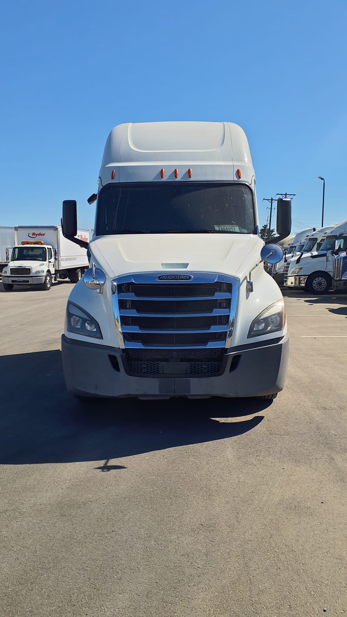 2020 Freightliner Cascadia in Tacoma, WA — photo 2