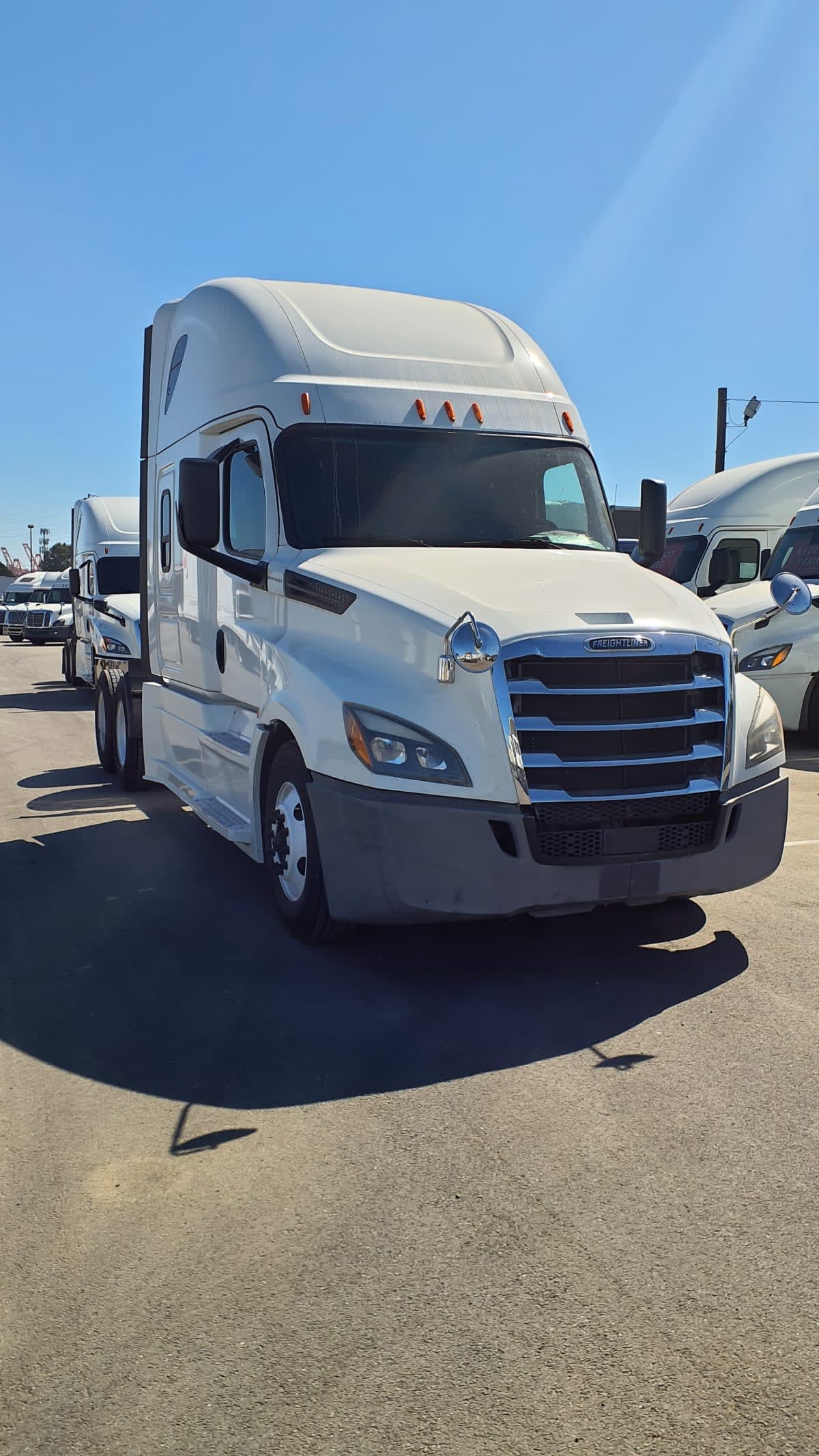2020 Freightliner Cascadia in Tacoma, WA — photo 3