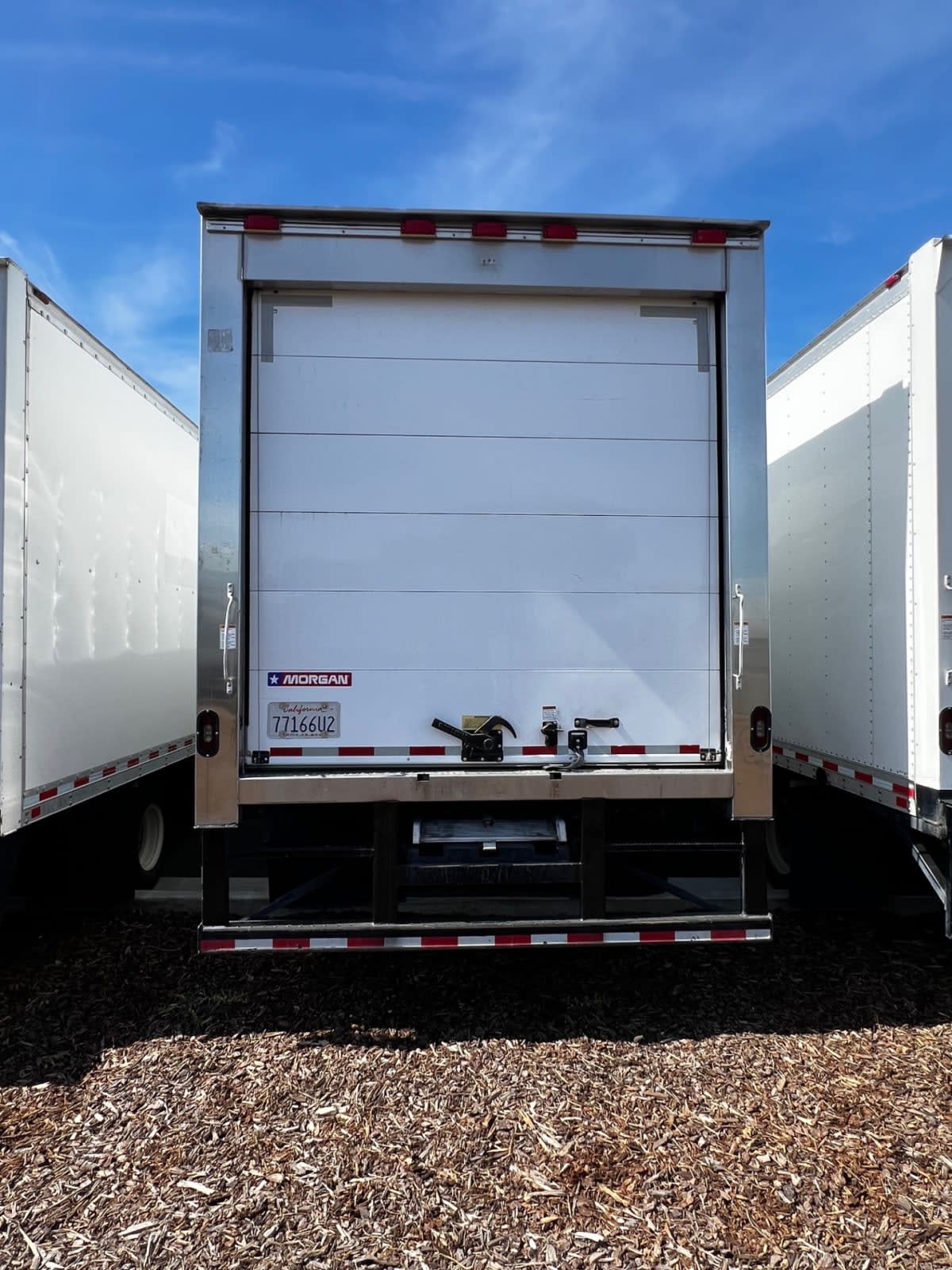 2019 Isuzu NRR - image 5